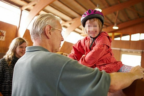 Friedhelm Vogelsang hat das Therapeutische Reiten 25 Jahre lang bis 2018 mit viel Herzblut aufgebaut und begleitet.